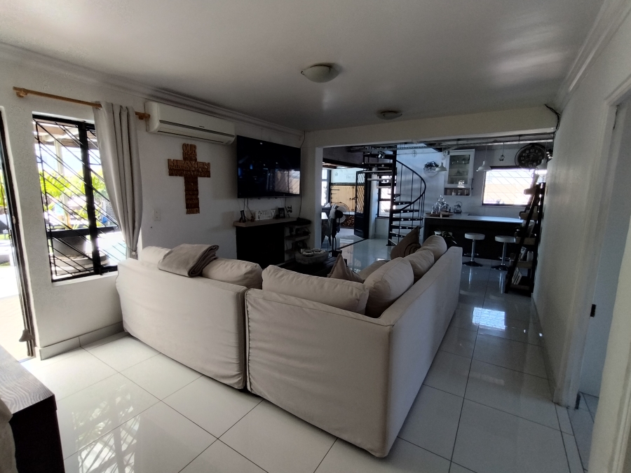 To Let 3 Bedroom Property for Rent in Soneike Western Cape